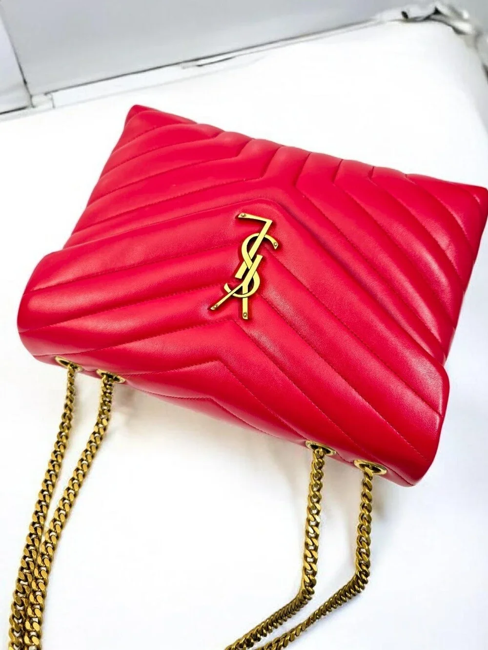 Saint Laurent Loulou medium YSL Shoulder Bag in Quilted Red leather